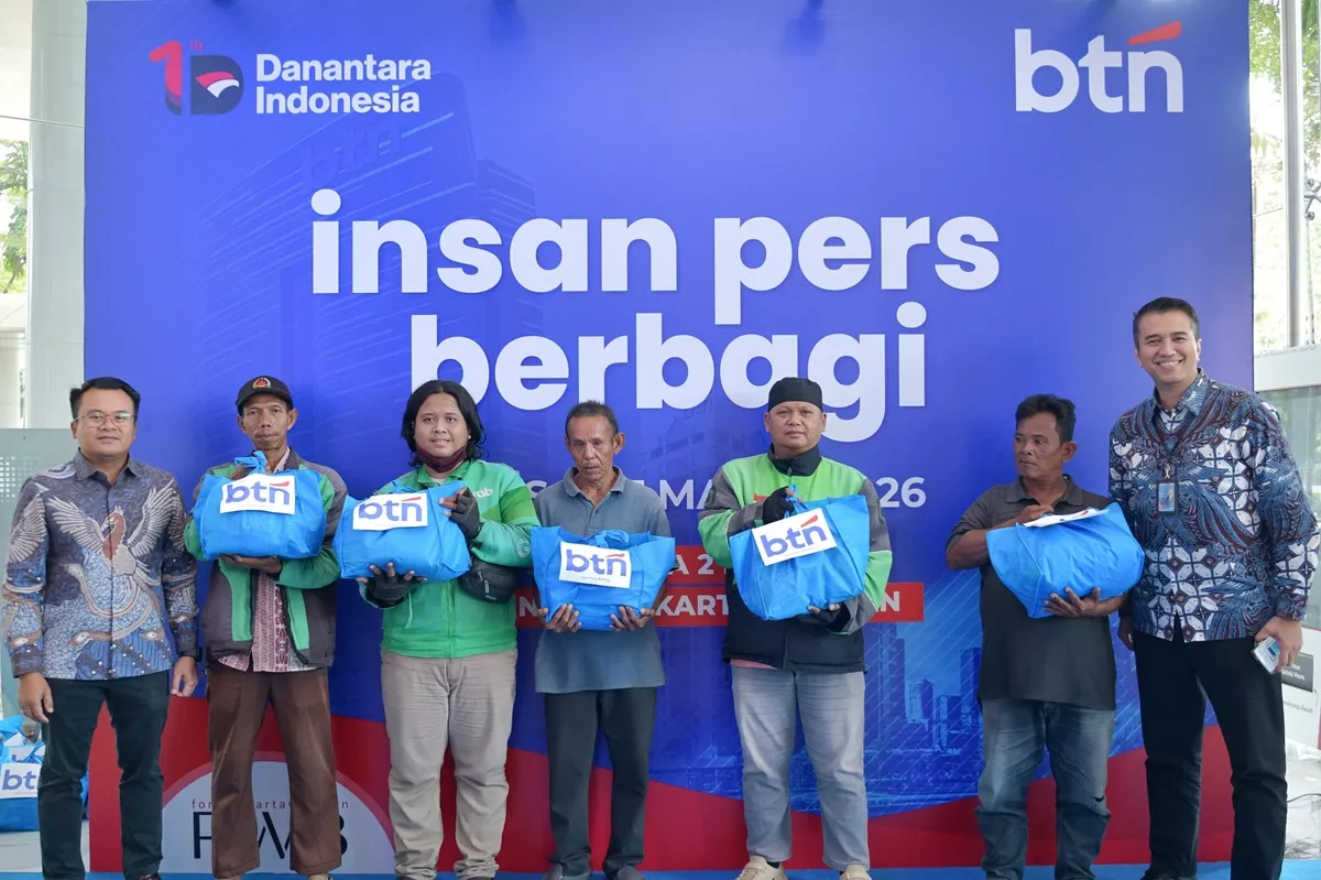 BTN dan Insan Pers Salurkan 600 Paket Sembako Jelang Lebaran