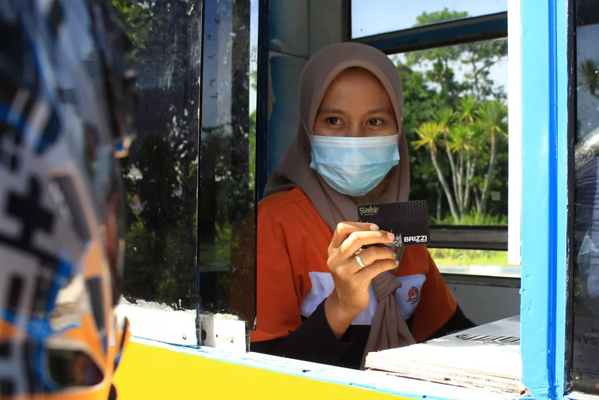 Top Up Kartu Elektronik BRIZZI Makin Praktis, BRI Bantu Pemudik Hindari Drama Antrean di Tol