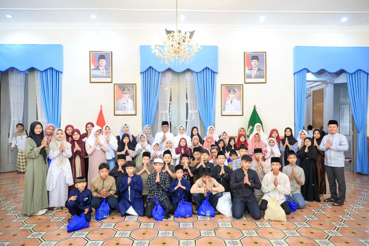 Hangatnya Idulfitri di Banten, Yatim Piatu dan Duafa Rayakan Lebaran Bersama Gubernur Andra Soni