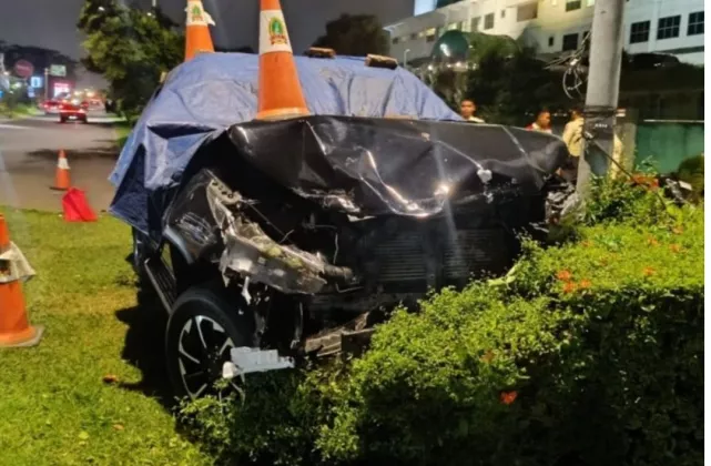 Minibus Hantam 4 Motor di PIK, 2 Orang Tewas dan 7 Lainnya Luka