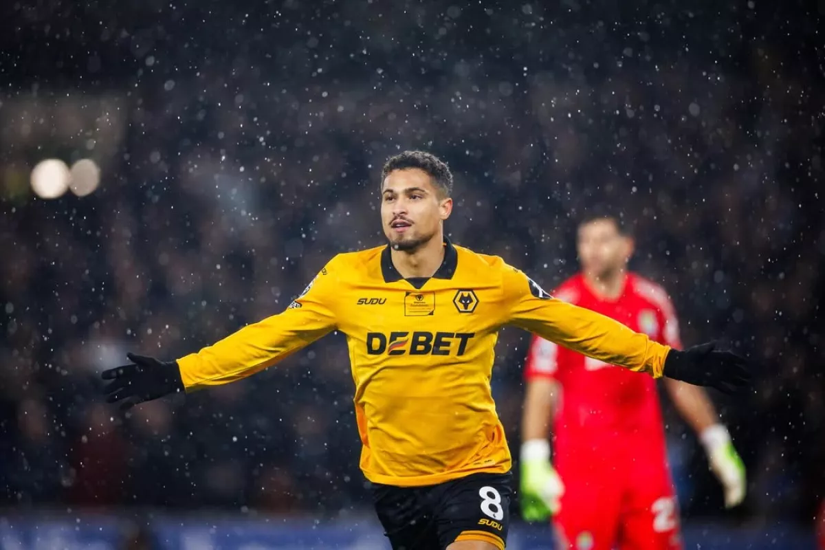 Manchester United Bidik Gelandang Wolves, Harga Joao Gomes Anjlok?