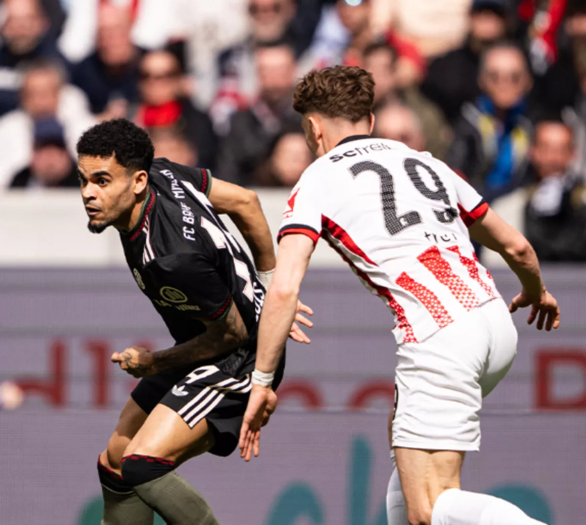 Comeback Gila Bayern Muenchen! Menang 3-2 atas Freiburg di Injury Time