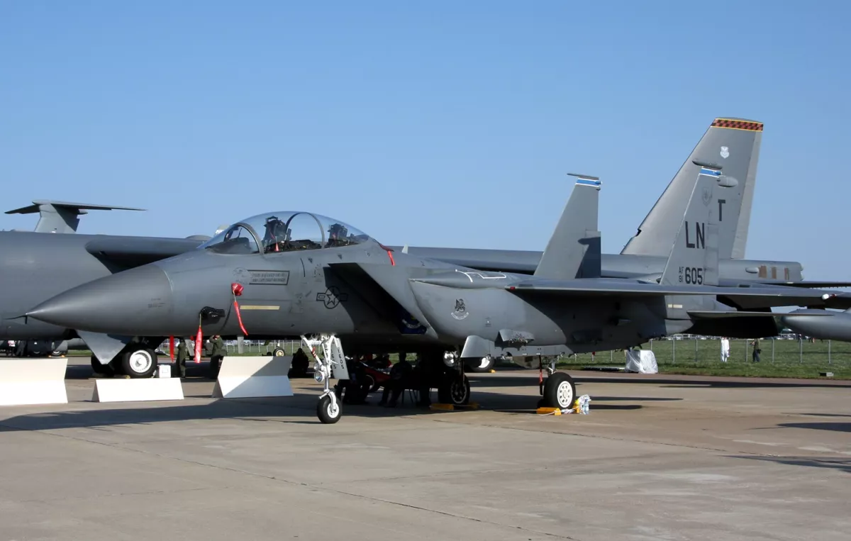 Operasi 'Gila' di Jantung Isfahan: Kopilot Jet Tempur F-15 AS Berhasil Lolos dari Kepungan Iran!