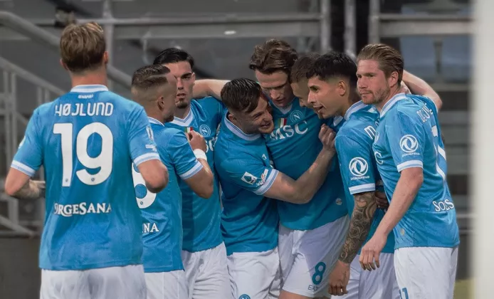 Analisis dan Prediksi Skor Napoli vs AC Milan: Misi Kejar Scudetto, Siapa yang Akan Terpeleset?