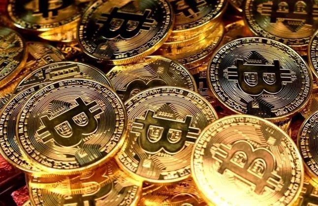 BITCOIN MENGGILA! Tembus USD73.000 Saat Ekonomi AS Terseok, Apa yang Terjadi?