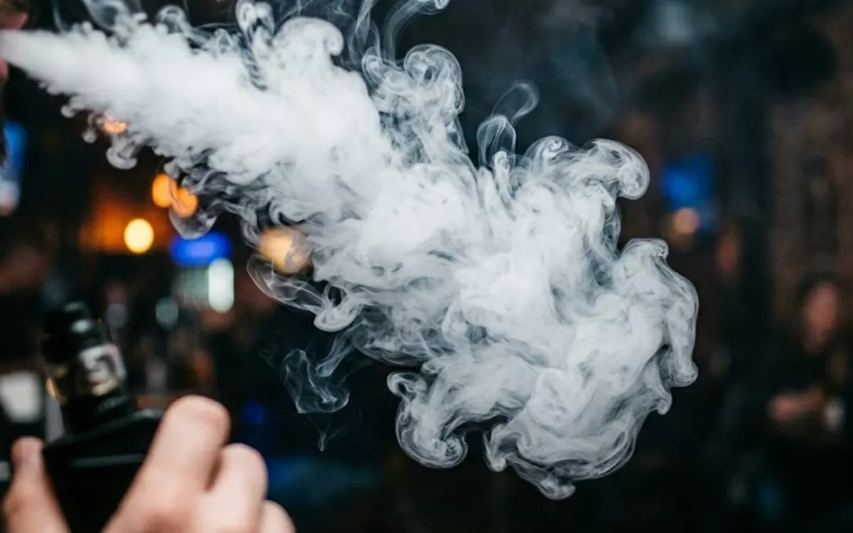 Vape vs Rokok Konvensional: Sama-Sama Berisiko bagi Kesehatan