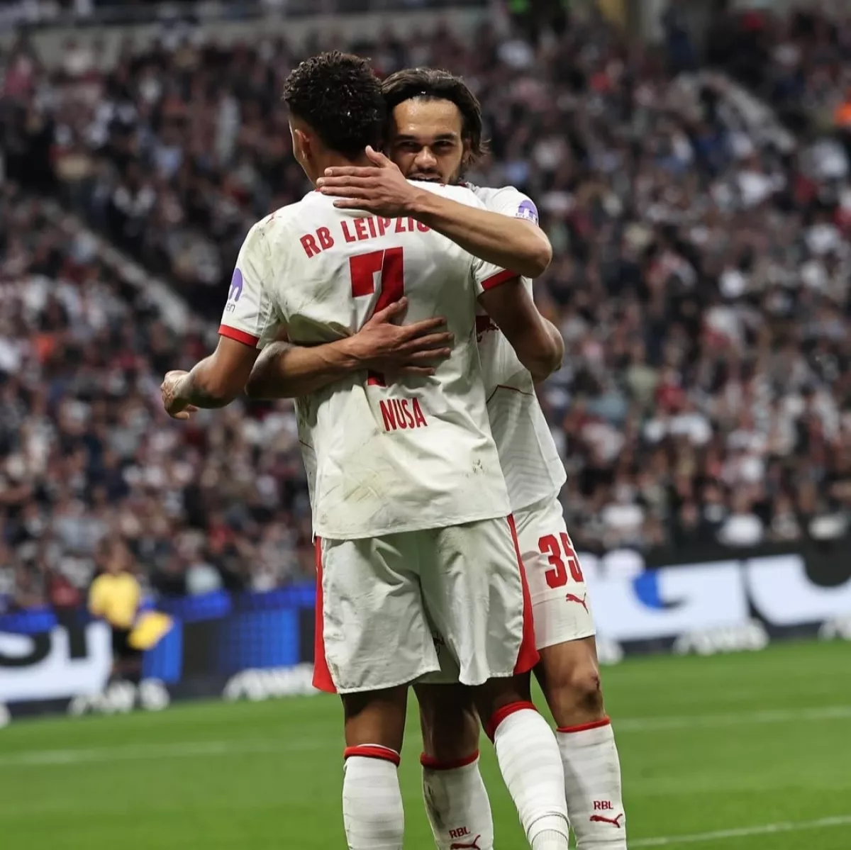 Leipzig Tembus Tiga Besar Usai Bungkam Frankfurt 3-1