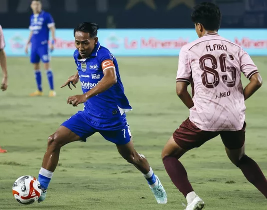 Analisis dan Prediksi Skor Dewa United vs Persib Bandung: Maung Bandung Dominasi Catatan Pertemuan!