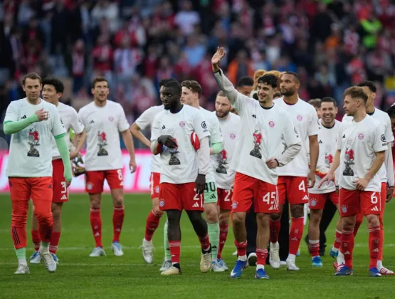 Jadi Juara Bundesliga, Pemain Bayern Munich Viral Gegara Pakai Kaus Gambar Kakatua Rayakan Kemenangan