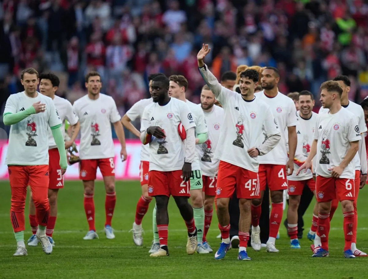 Jadi Juara Bundesliga, Pemain Bayern Munich Viral Gegara Pakai Kaus Gambar Kakatua Rayakan Kemenangan