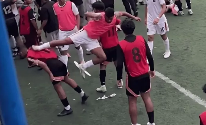 Penyebab Fadly Alberto Tendang Kungfu ke Pemain Dewa United: Diduga Akibat Ejekan dan RASIS!