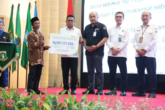 Gubernur Andra Soni Minta Pelaku Usaha Prioritaskan Keselamatan Pekerja