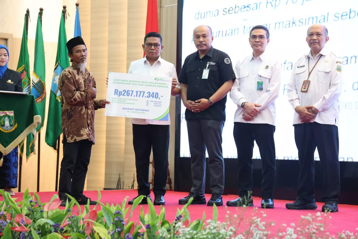 Gubernur Andra Soni Minta Pelaku Usaha Prioritaskan Keselamatan Pekerja