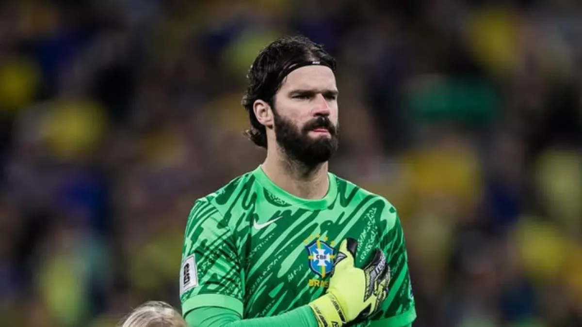 Bantah Rumor Cedera, Alisson Becker Targetkan Kembali sebelum Musim Berakhir