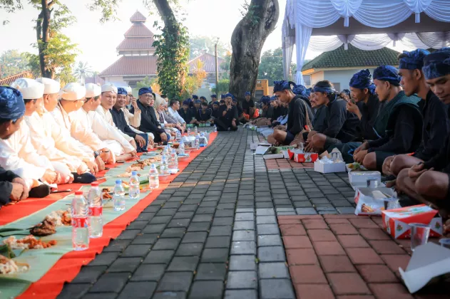 Gubernur Andra Soni Makan Pagi Bersama Warga Baduy Bangun Tradisi Keakraban di Seba 2026