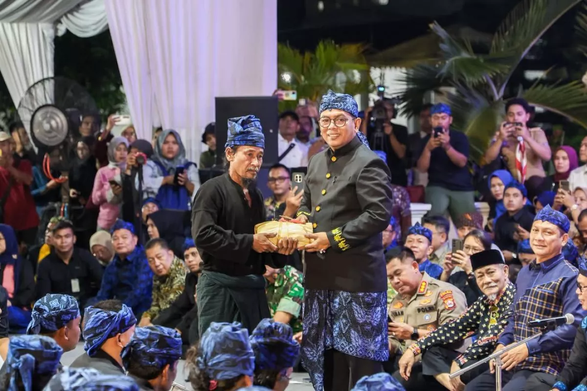 Gubernur Andra Soni Terima Amanat Pelestarian Alam dari Warga Adat Baduy di Seba 2026