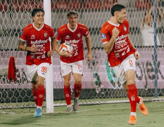 Analisis dan Prediksi Skor Bali United vs PSM Makassar: Tuan Rumah Unggul di Catatan Pertemuan dan Statistik!