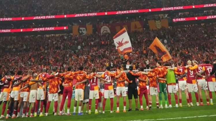Di Tengah Kemenangan, Galatasaray Tuduh Wasit Punya Agenda Tersembunyi