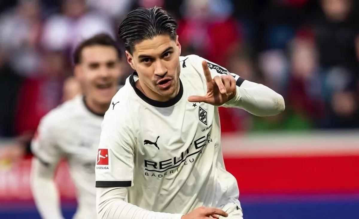 Prediksi Gladbach vs Dortmund: Kevin Diks Pasang Badan!