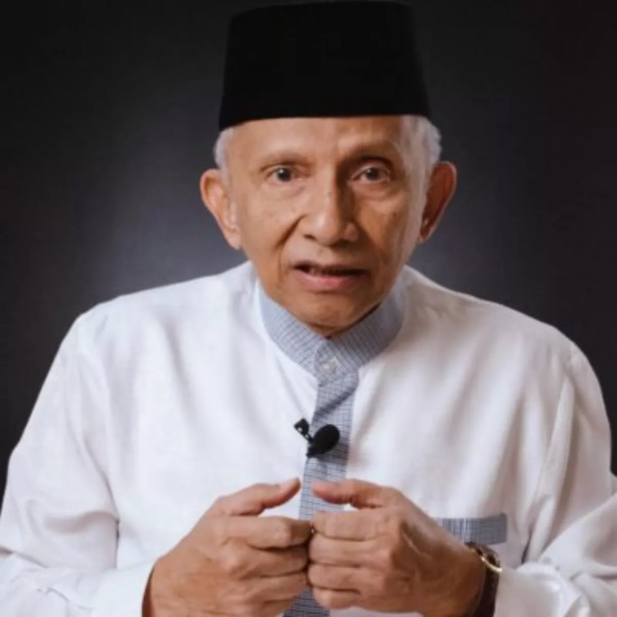 Lagi Heboh! Amien Rais Sebut Setkab Teddy Penyuka Sesama Jenis, Komdigi Murka, Singgung UU ITE