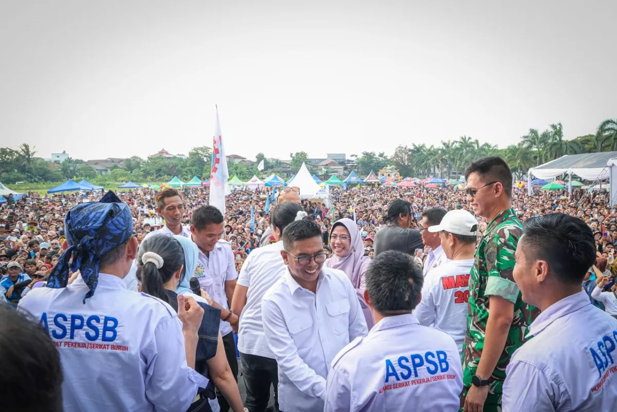 Di Peringatan May Day, Andra Soni Siap Tindak Tegas Praktik Percaloan Tenaga Kerja