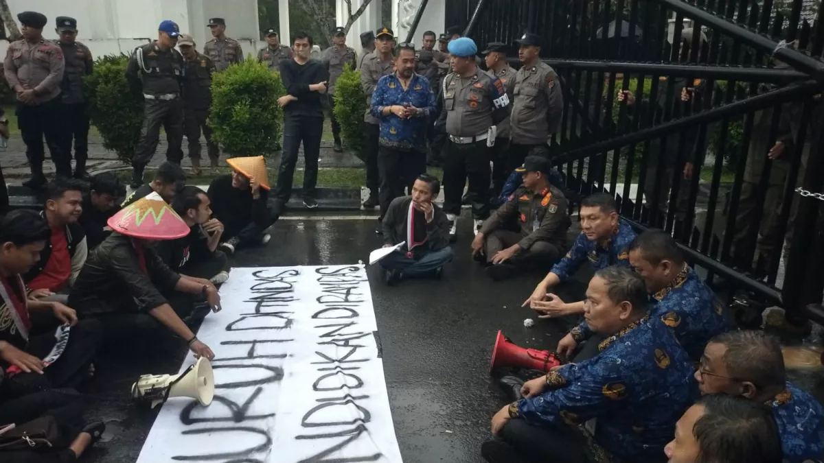 Sekda Banten Paparkan Program Sekolah Gratis saat Temui Mahasiswa