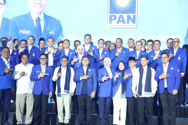 Di Depan Ribuan Kader PAN, Andra Soni Paparkan Realisasi Program Sekolah Gratis dan Pembangunan Infrastruktur