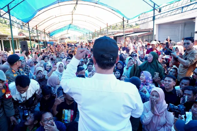 Mentan Amran Salurkan Bantuan Rp5 Miliar untuk Warga Terdampak Bencana Bone