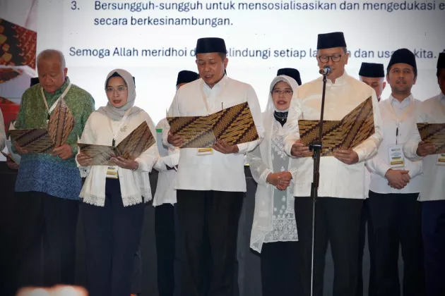 Menkop Ferry Juliantono Dilantik Menjadi Ketua Harian MES Periode 2026-2031