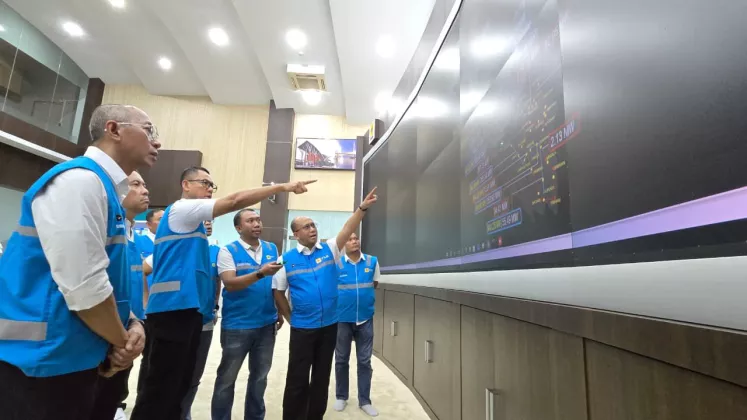 Kunjungi Pusat Pengatur Beban Sumatra, Dirut PLN Pimpin Upaya Percepat Pemulihan Sistem Kelistrikan Sumatra