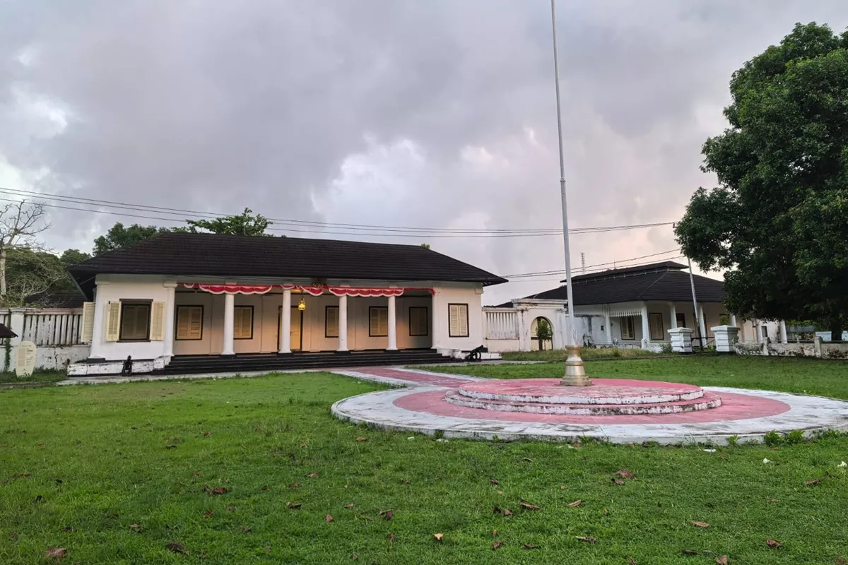 Masuk Istana