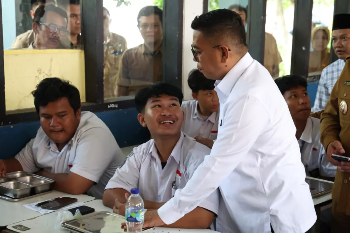 Gubernur Andra Soni Ingatkan Pentingnya Pemenuhan Gizi di Menu MBG