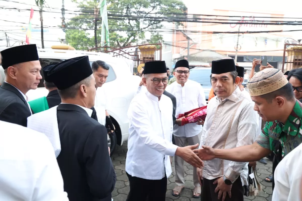 Gubernur Andra Soni Salat Idul Adha Bersama Masyarakat Kreo Kota Tangerang