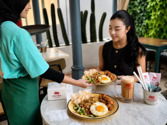 Sambut Idul Adha, Ah Pek Kopitiam Jakarta, Depok dan Bintaro Resmi Luncurkan Menu Fusion Unik 'Nasi Goreng Kebuli'
