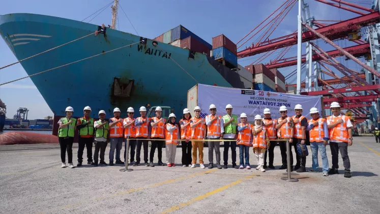 Perkuat Perdagangan Intra-Asia, IPC TPK Layani Perdana Service SCJX X-Press Feeders