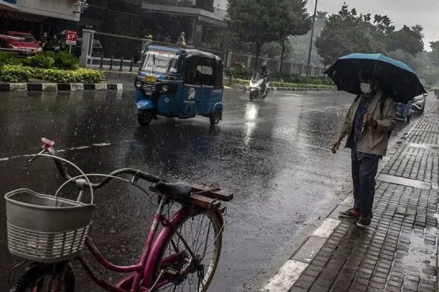 Prakiraan Cuaca BMKG: Mayoritas Kota Besar Berawan hingga Hujan Ringan