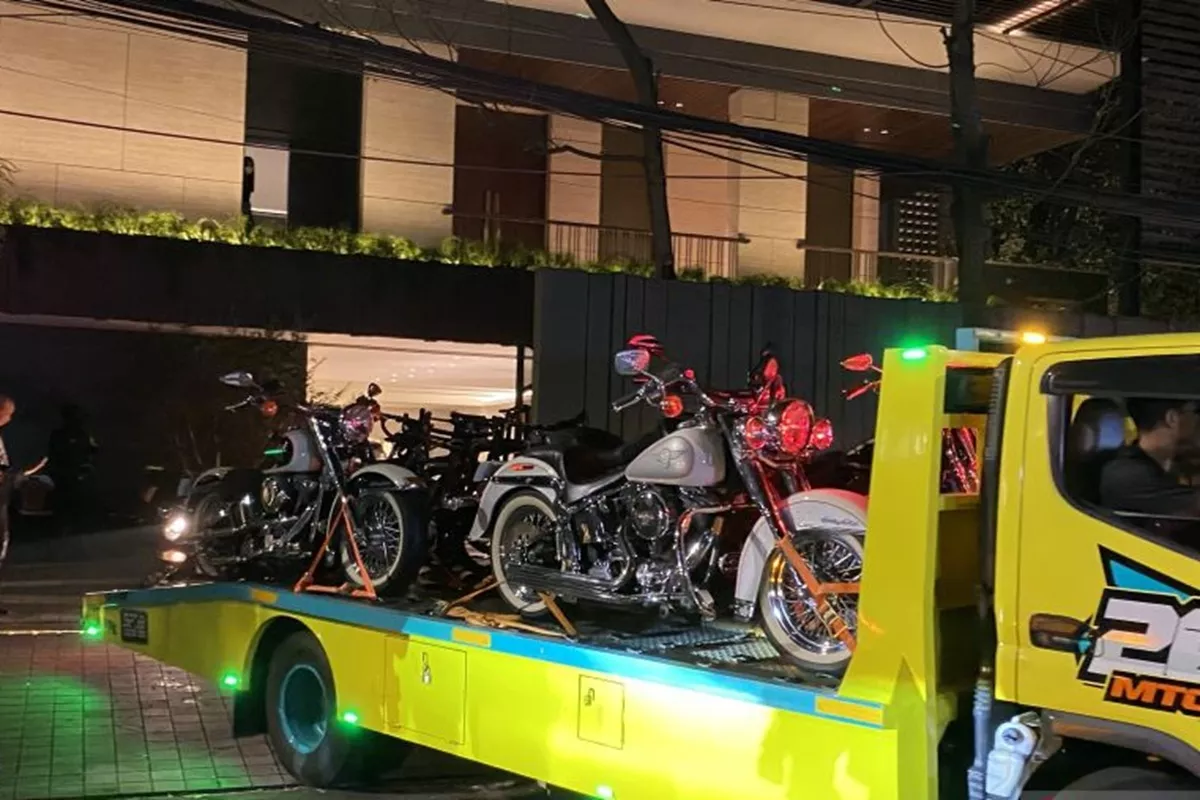 Hasil Penggeledahan Rumah Silmy: KPK Sita Dua Mobil Mewah dan Tiga Moge