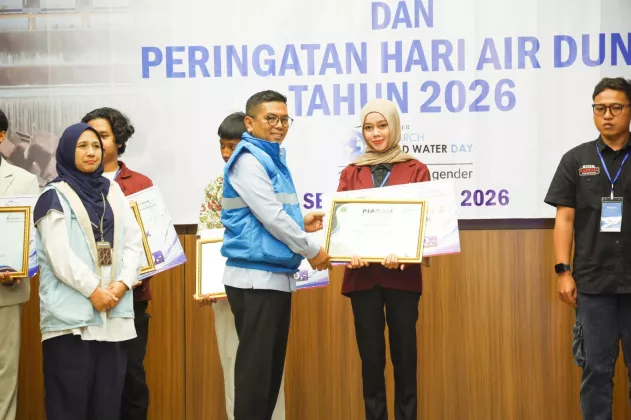 Andra Soni Serahkan Penghargaan Pemenang Lomba Film Pendek Hari Air Sedunia 2026