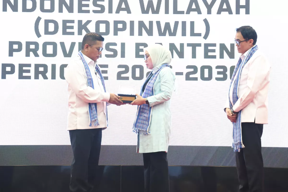 Pengurus Dekopinwil Banten Dikukuhkan, Andra Soni Ajak Perkuat Gerakan Koperasi