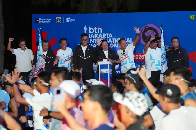Menpora Erick Thohir Lepas Ribuan Pelari BTN Jakarta International Marathon 2026
