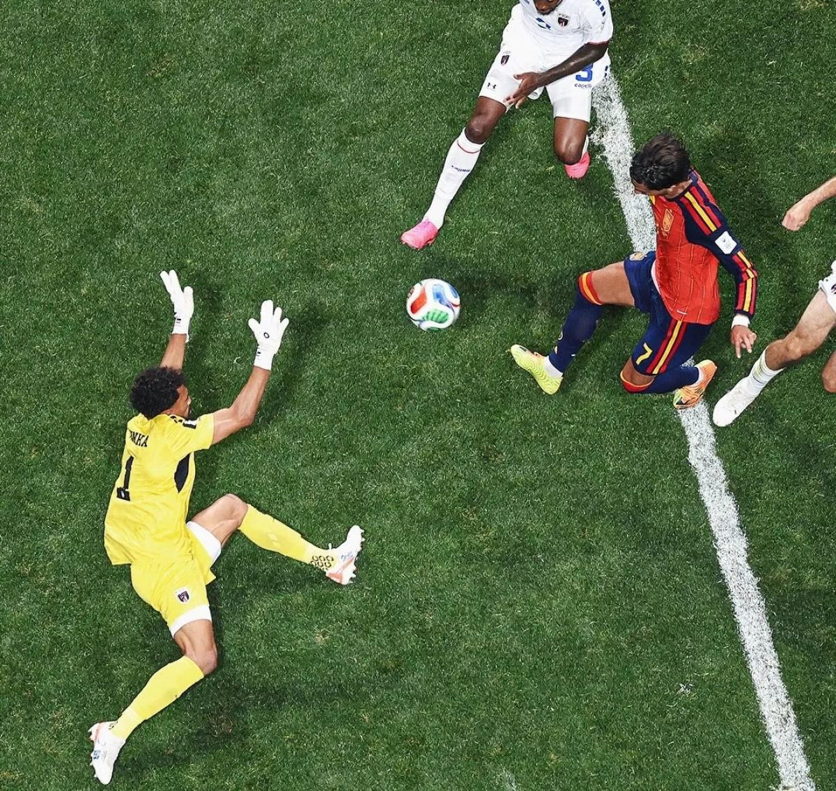 Follower Instagram Kiper Cape Verde Melonjak dari 50 Ribu Jadi 3 Juta Usai Tampil Gemilang Lawan Spanyol