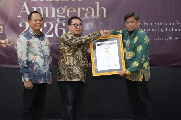 Gubernur Andra Soni Raih Anugerah SMSI 2026 Kategori Spirit Pers Indonesia