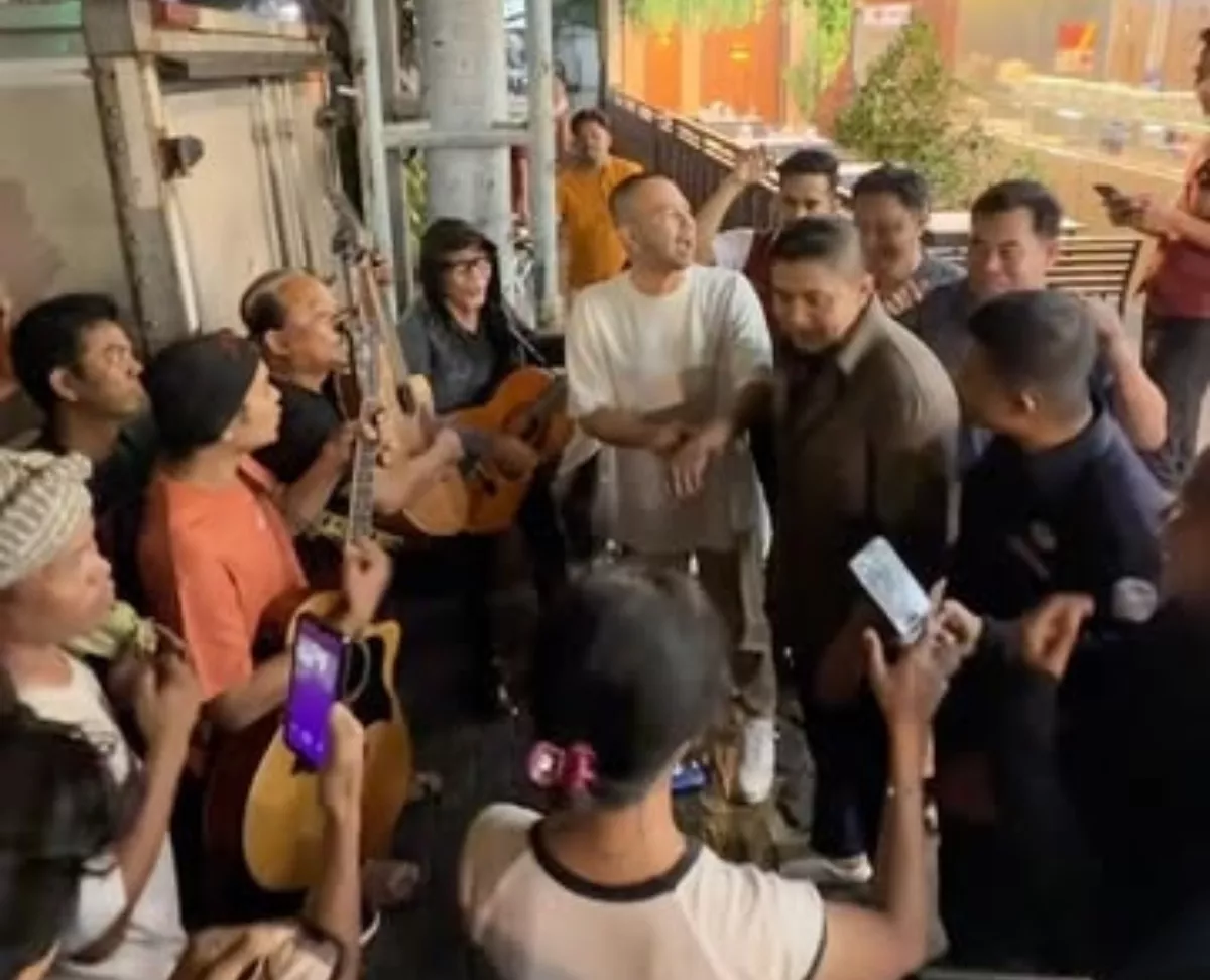 Raffi dan Teddy Nyanyi Bareng Pengamen, Pengamat: Bentuk Pejabat yang Manusiawi