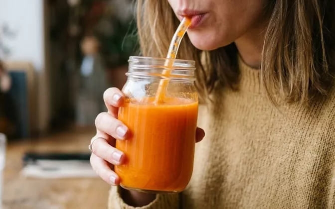 Cara Mudah Menjaga Ginjal: Konsumsi 6 Minuman Alami Ini Setiap Hari