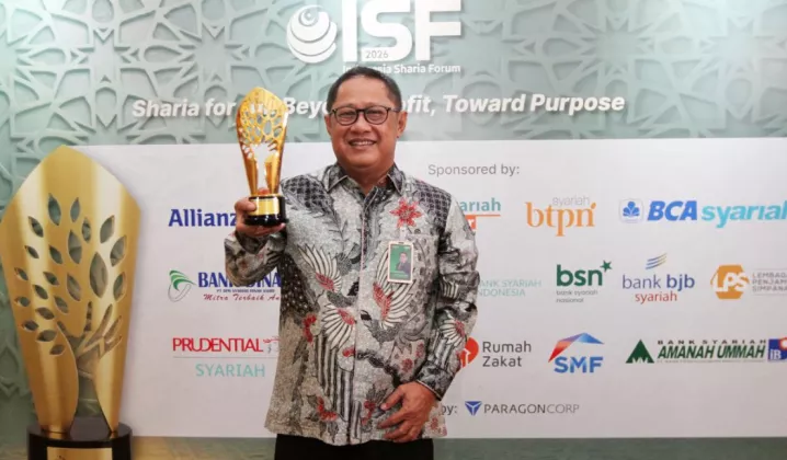 Bank Syariah Nasional Raih Best Transformation Award pada Anugerah Syariah Republika 2026