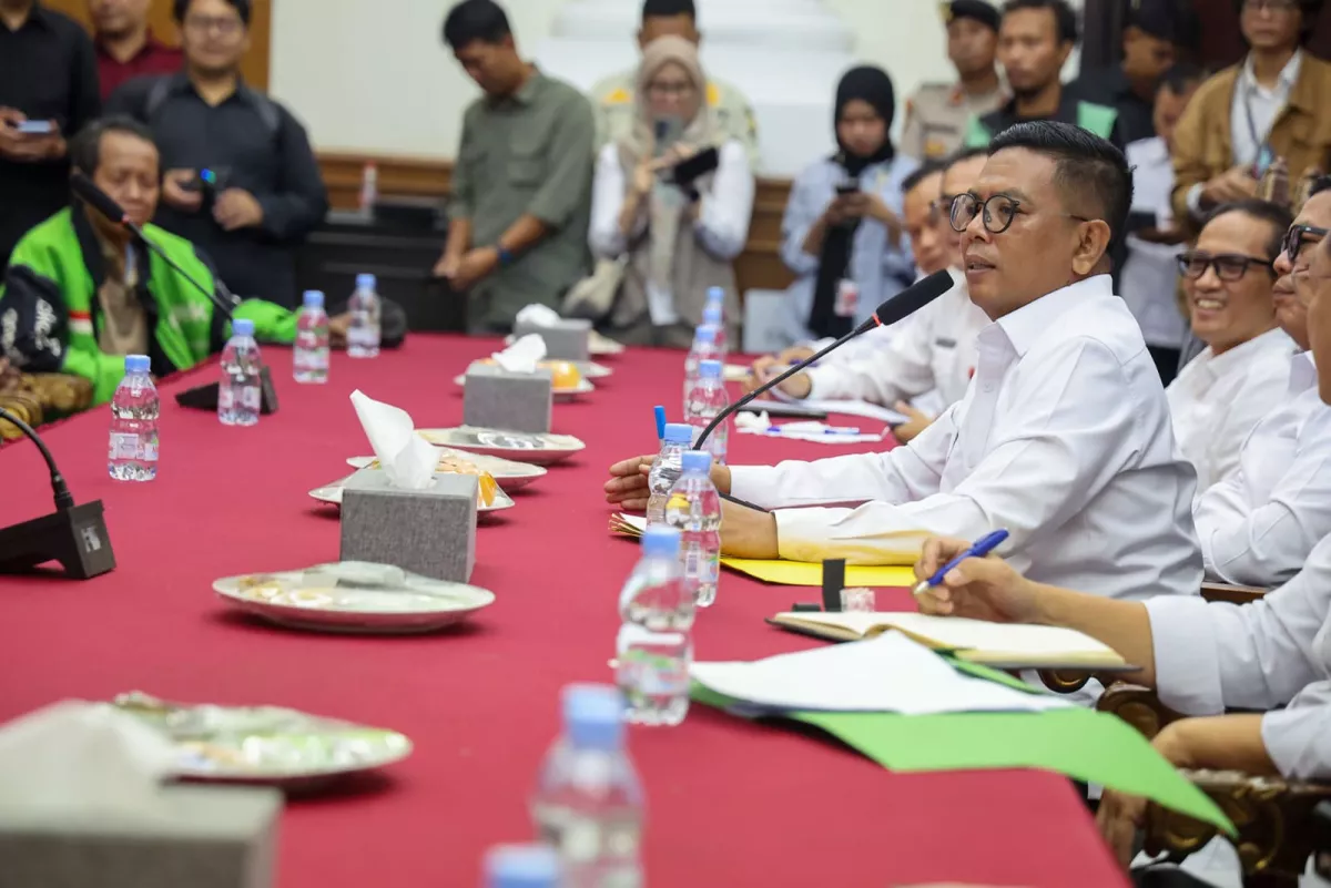 Gubernur Andra Soni Gerak Cepat Tindak Lanjuti Aspirasi Pengemudi Ojol