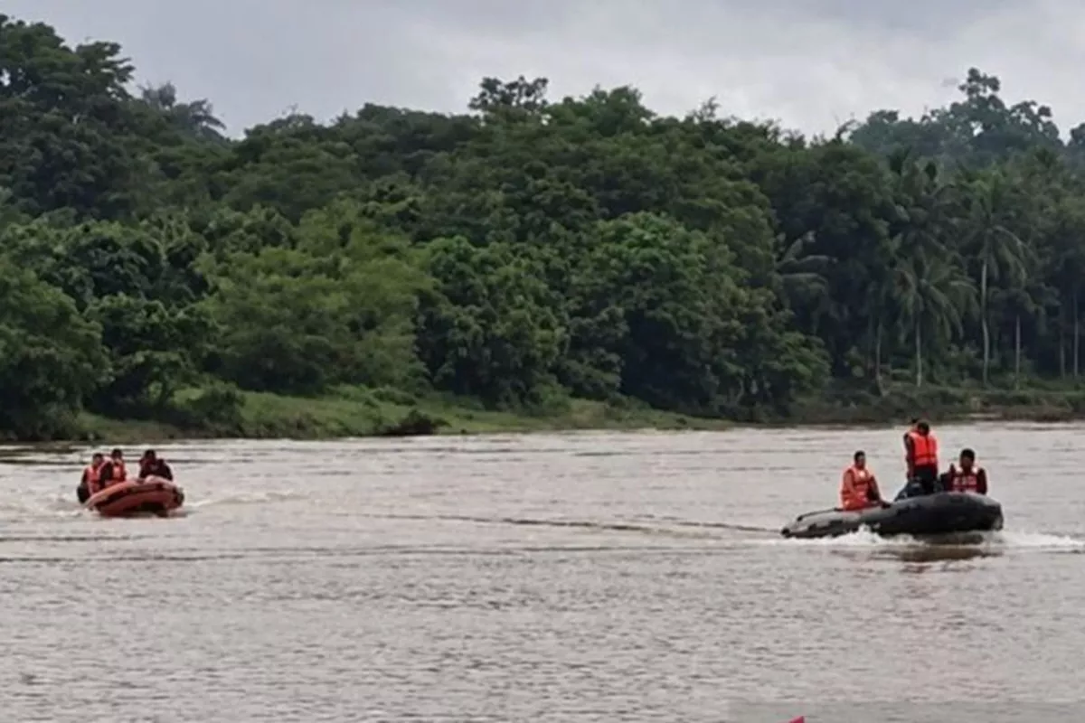 Hilang Saat Buru Bandar Narkoba, Pencarian Polisi yang Hanyut di Sungai Katingan Terus Dilakukan