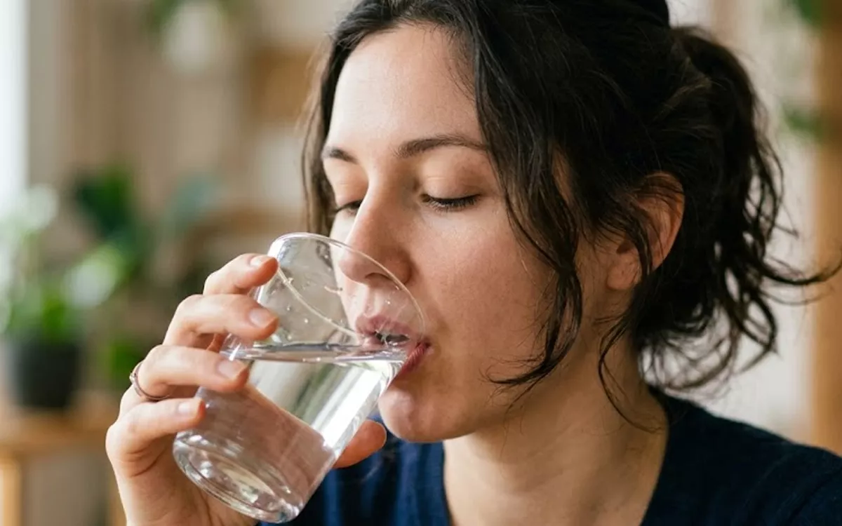 Cuaca Panas Ekstrem, Kenali Tanda Tubuh Dehidrasi Cuma dari Warna Urine
