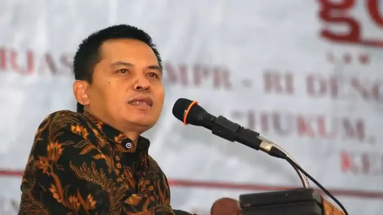 Breaking! KPK Resmi Tahan Eks Sekjen MPR, Kasus Dugaan Gratifikasi Rp17 Miliar Jadi Sorotan