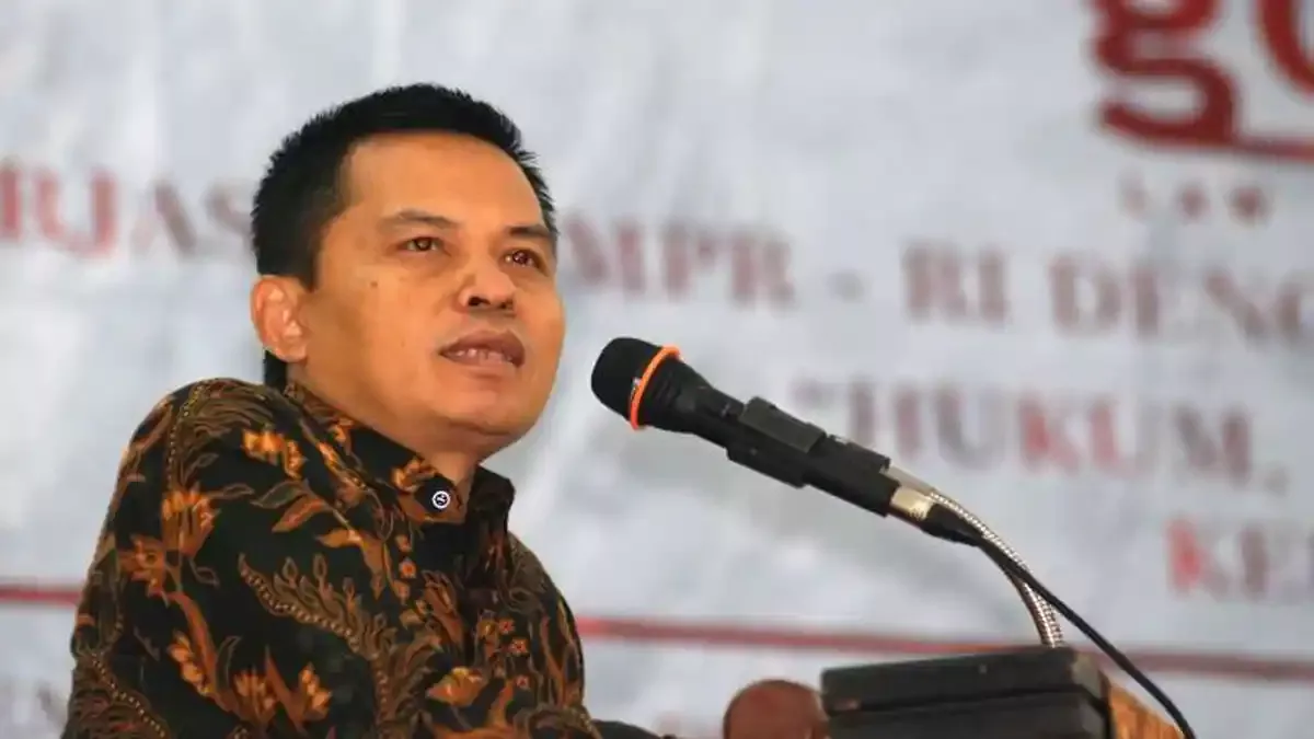 Breaking! KPK Resmi Tahan Eks Sekjen MPR, Kasus Dugaan Gratifikasi Rp17 Miliar Jadi Sorotan